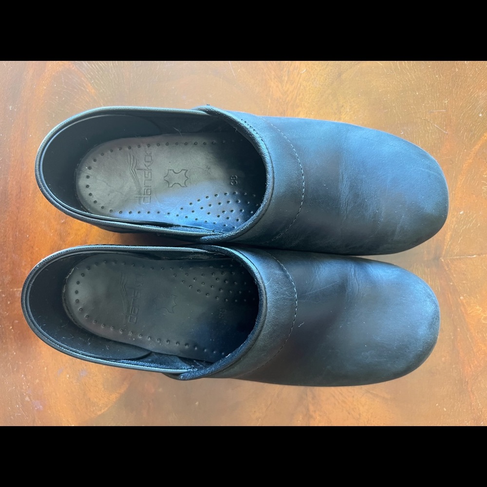 Dan ski Women’s leather clog